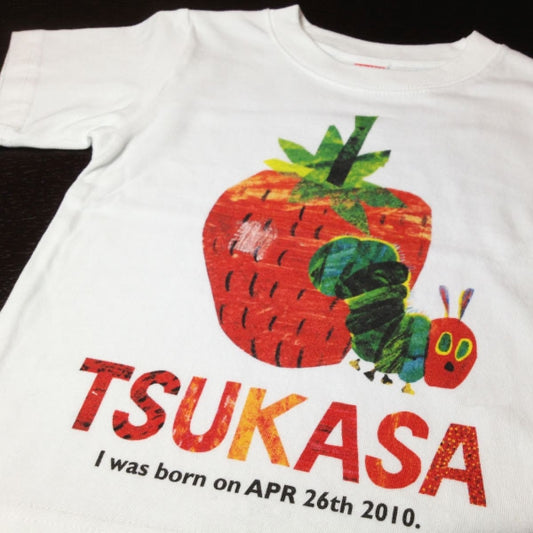 楽しい柄の子供用半袖にはバースデーメッセージが入っています·イチゴ - Fallook