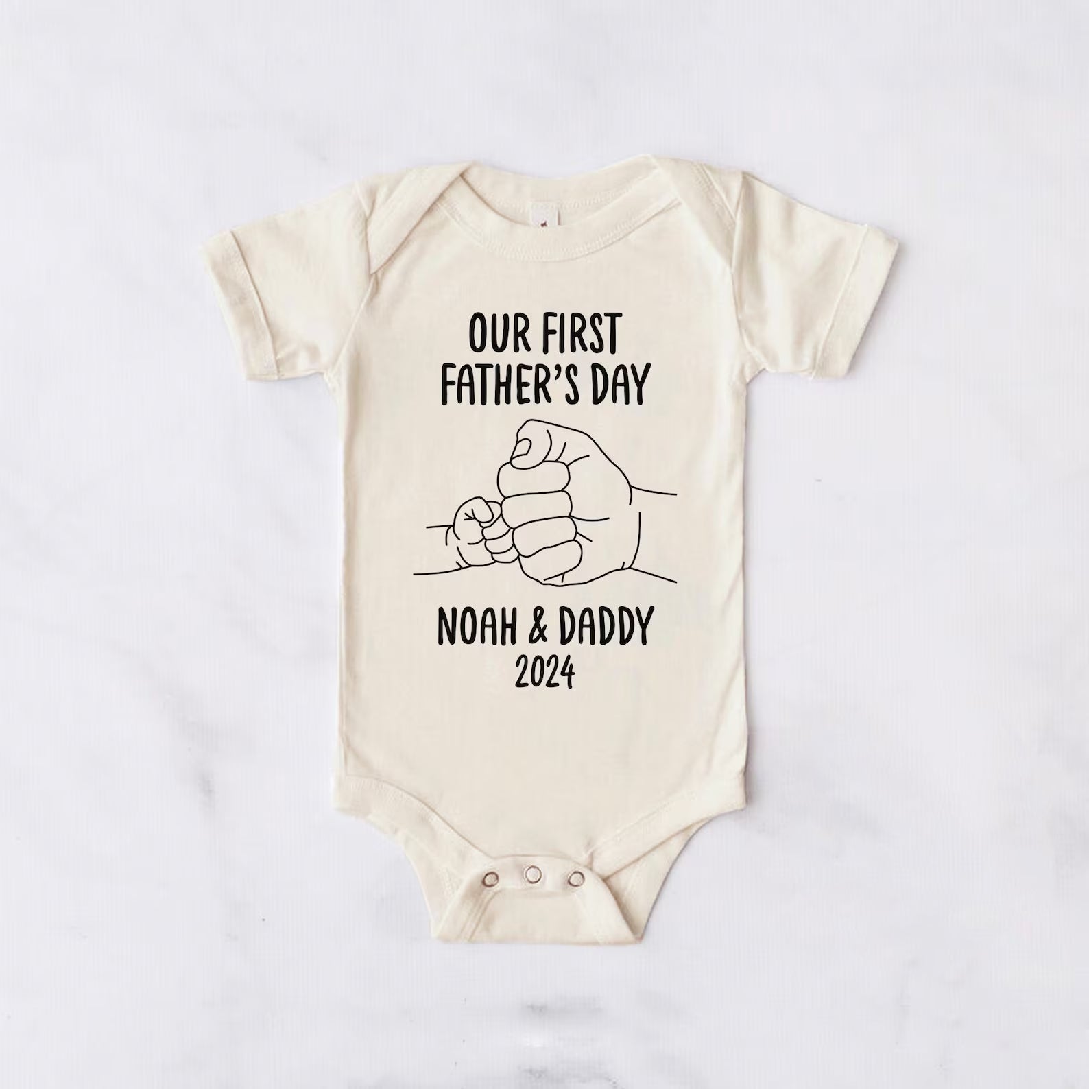 Our First Father's Day-父の日 パーソナライズされたベビーワンジー - Fallook