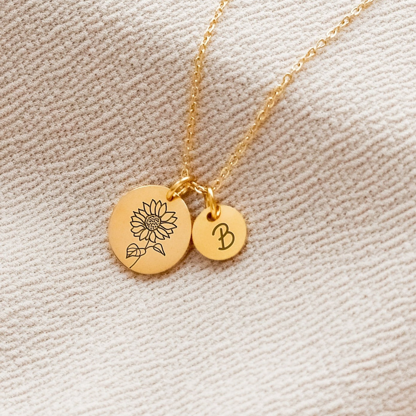 誕生花 誕生花ネックレス アルファベットをカスタマイズ可能 50以上の花コレクション! - Fallook