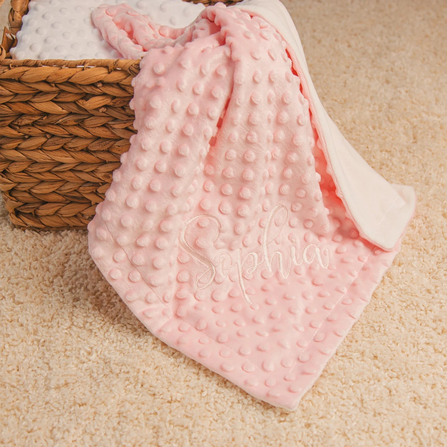赤ちゃん用の毛布に名前の刺繡が入っています·誕生祝い·新生児プレゼントです·部屋用毛布です - Fallook
