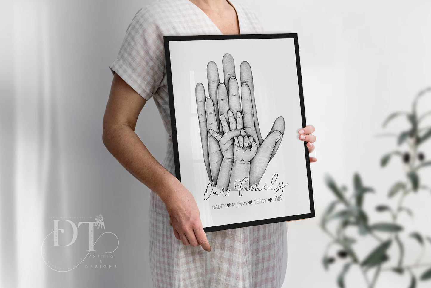 家族の絆を刻む 肉球も一緒に!世界にひとつだけの家族手形キャンバス