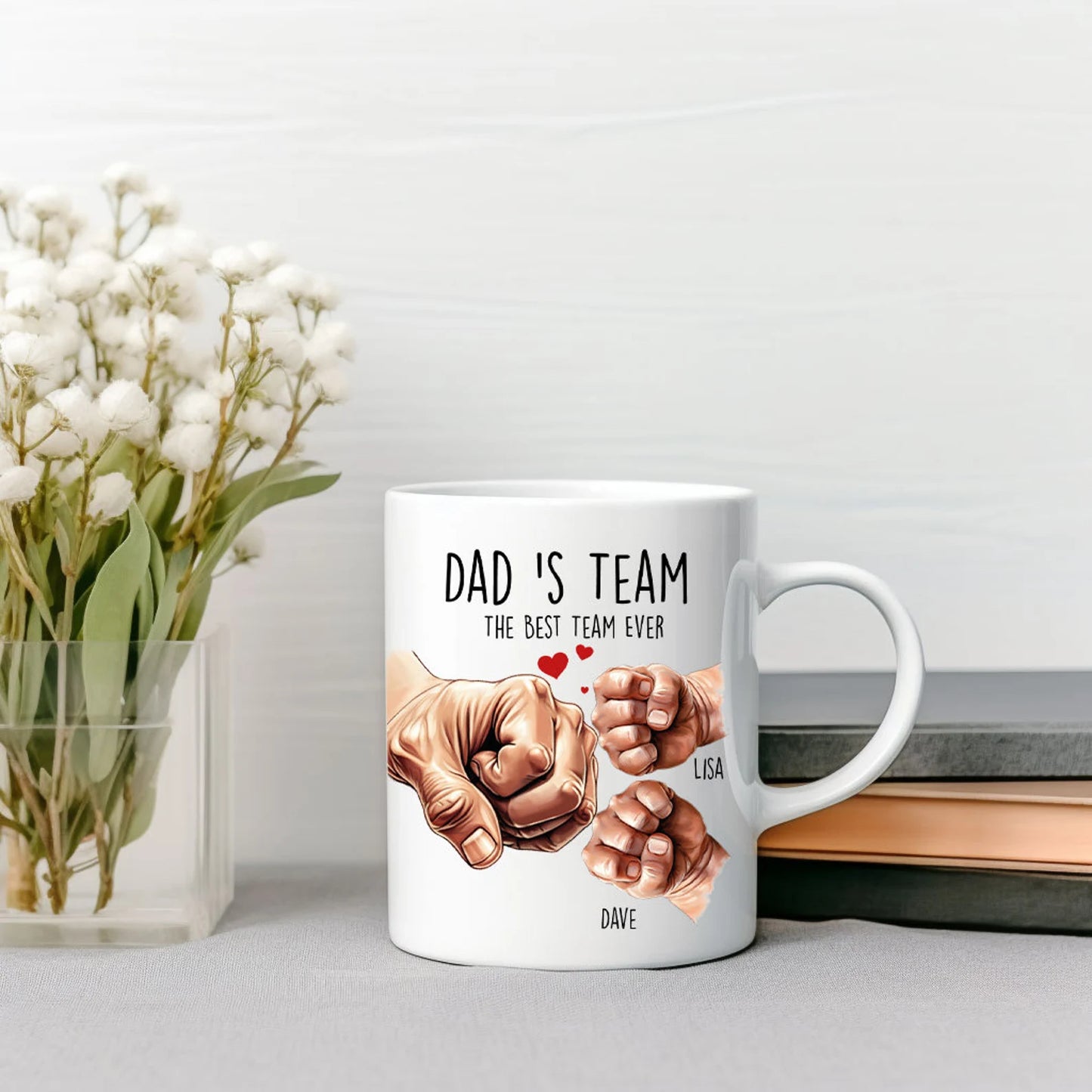 Our First Father's Day 子供たちの手を握るパーソナライズされたお父さんマグツール トップハット 心を込めて - Fallook