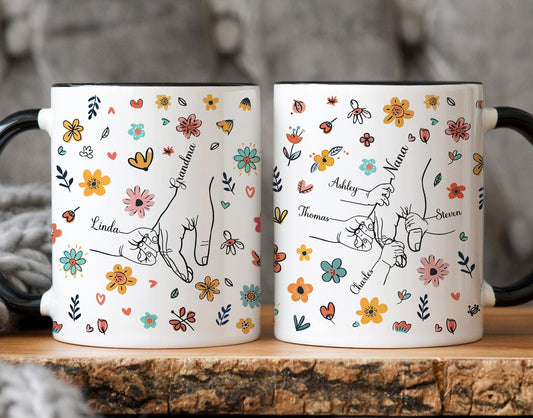 自分たちの手をつないでいる子供を抱くカスタムマグ(母親・祖母向け)小さな花柄02 - Fallook