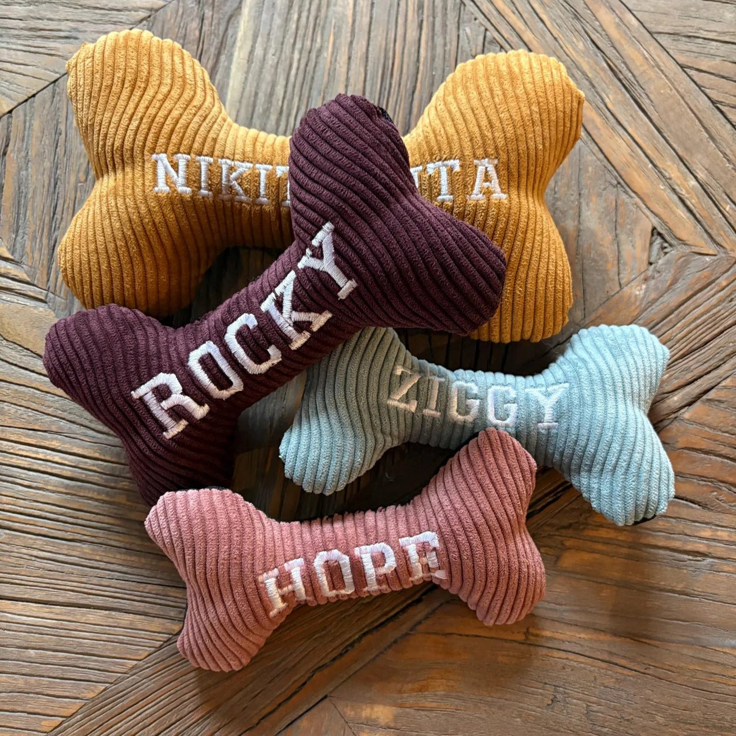 スイーカー付きの刺繍入り骨形ドッグトイ