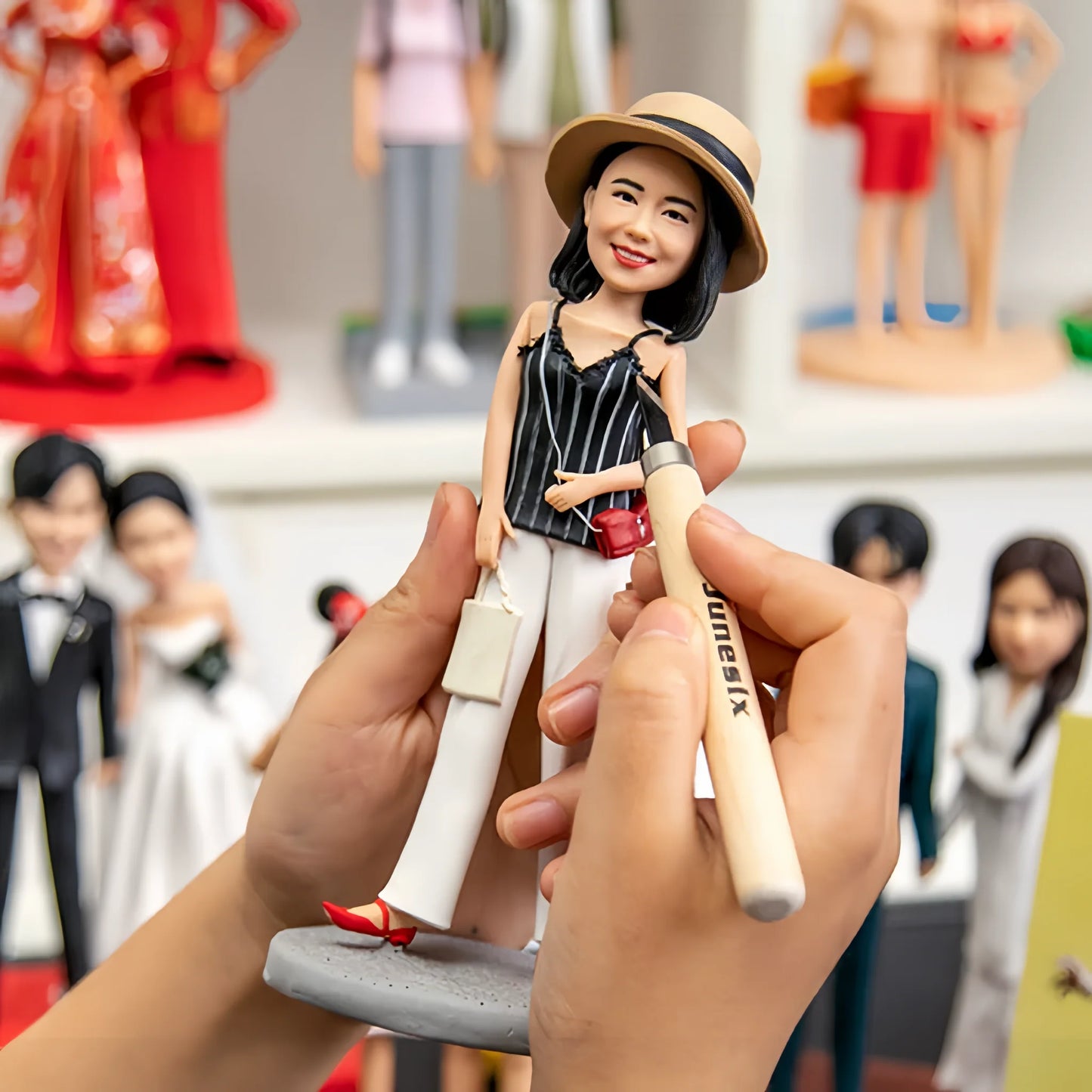 【オーダーメイド】お写真から作るオリジナル立体似顔絵フィギュア 🎵アイドル🎵俳優🎵自分そっ クレイ彫刻でくり人形🎵フィギア人形🎵粘土　制作依頼　小ロット クレイ彫刻です