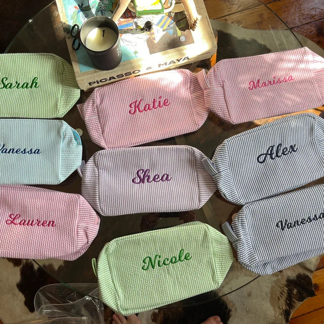 NEW ARRIVAL! 【名前刺繍】化粧ポーチ　収納　オーダー　カスタマイズ　プレゼント　旅行　バッグ - Fallook