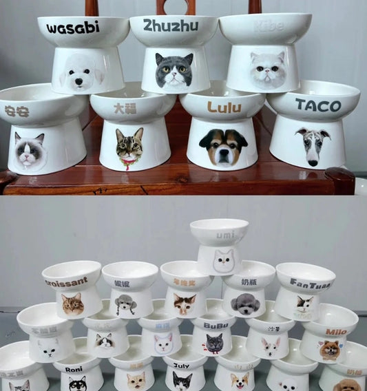 ペットフードボウルには·オリジナルのペットの似顔絵と名前が入れられます