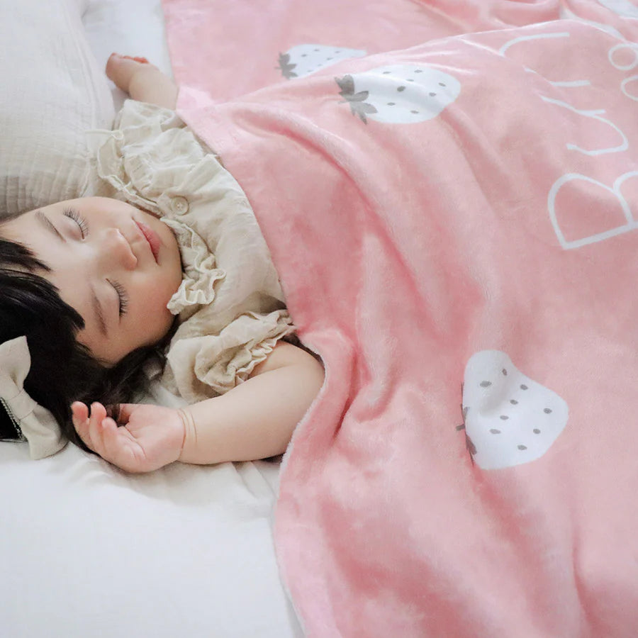 出産祝いに名前入り大判ブランケット★ごほうびストロベリー★ - Fallook