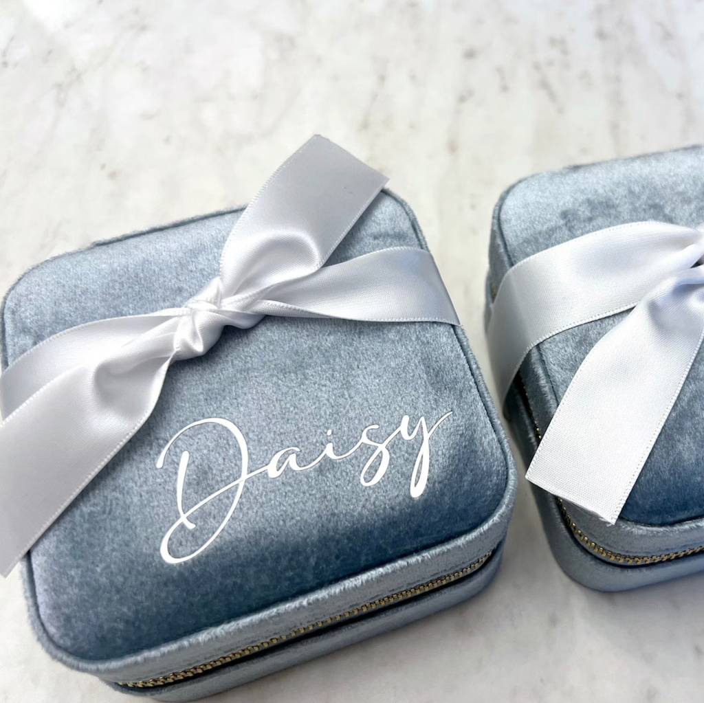 名入れ アクセサリー収納ボックス♬おしゃれ バタフライシリーズ  ベルベット