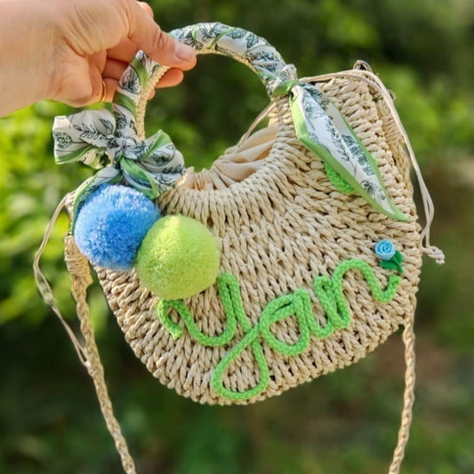 【オーダーメイド】名入れ　ビーチバケーションモノグラムストローバッグファーボールスタイル - Fallook