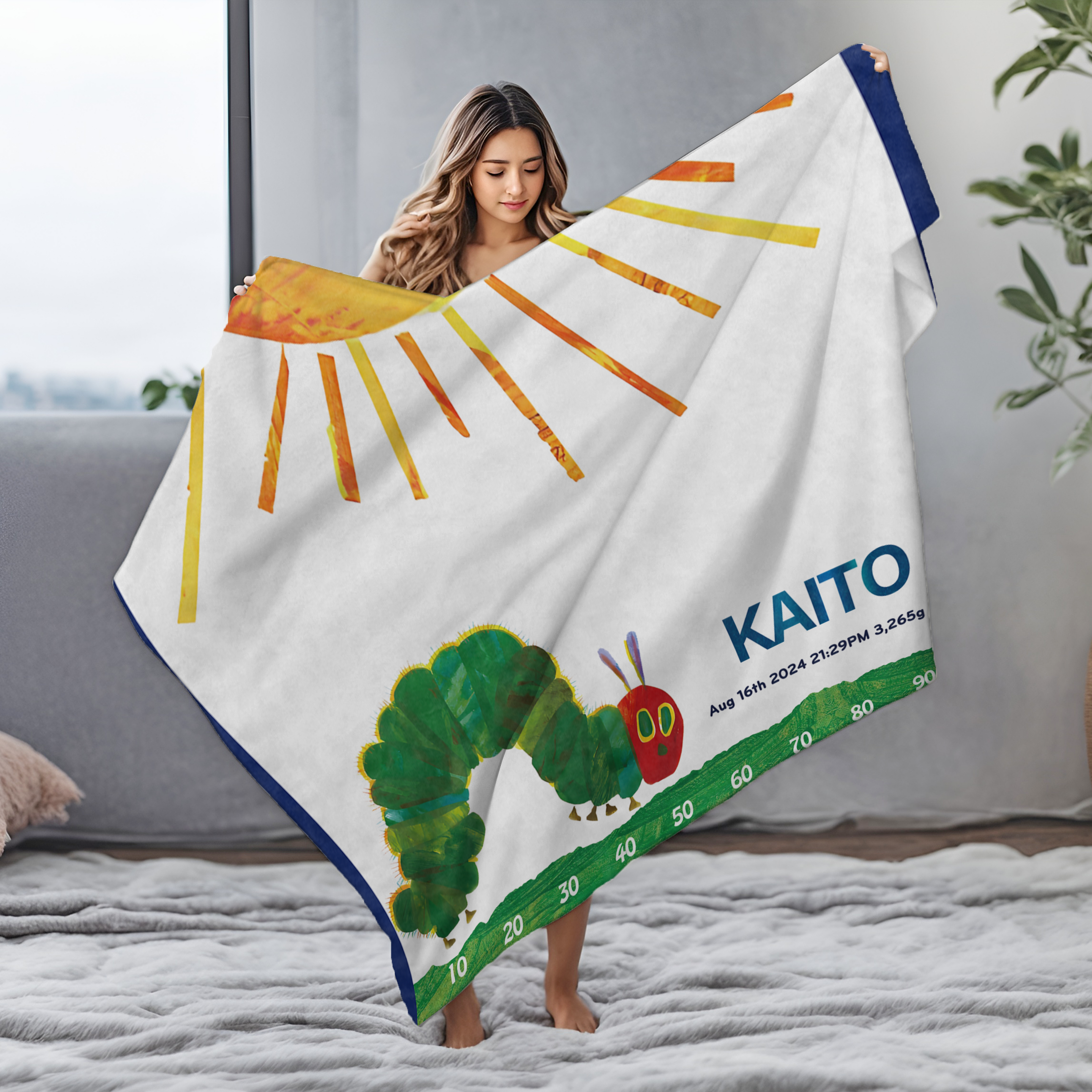 絵本テイストが大人気です!名前入りの絵本柄ブランケットです｜太陽 - Fallook