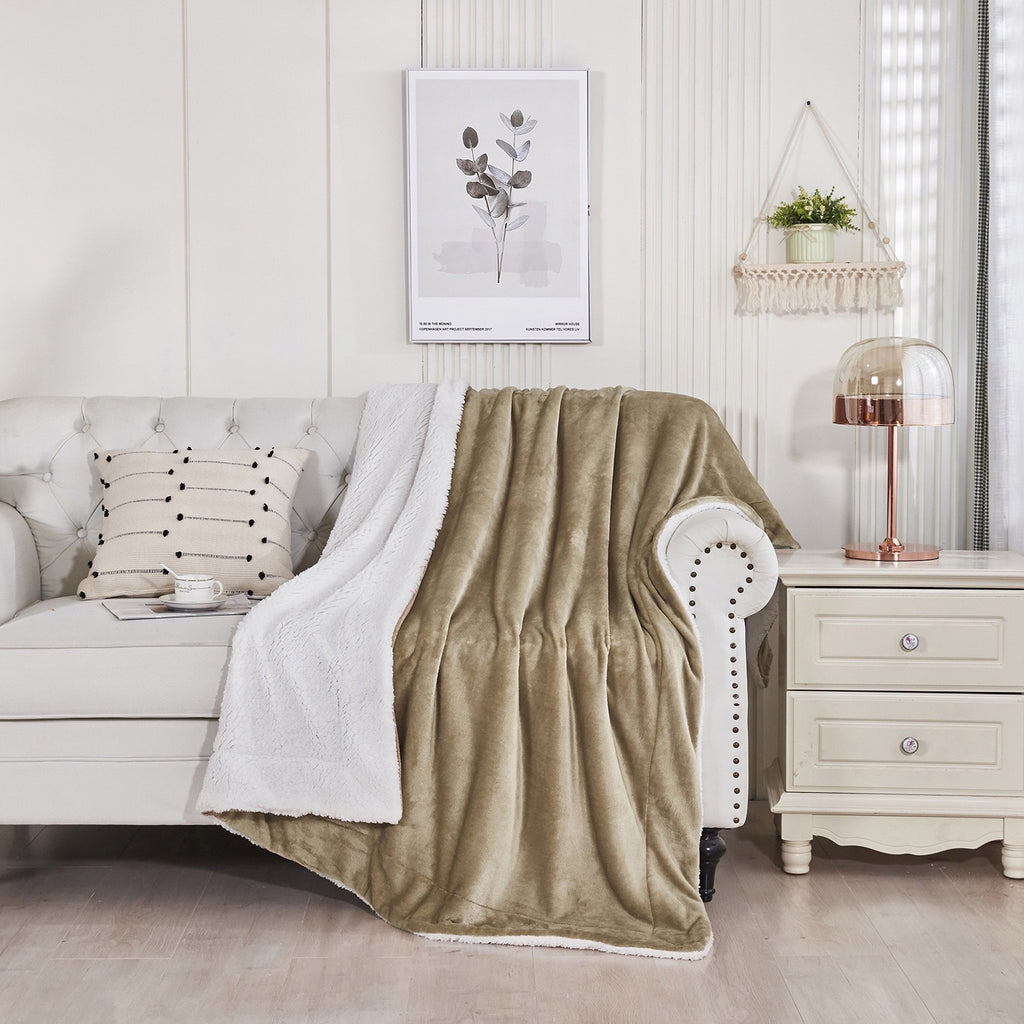 【刺繡無料】極の肌ざわり冬向け　ふわとろ　名入れ　ブランケット| 出産祝い　毛布