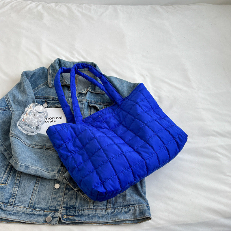 NEW ARRIVAL! 刺繍入りキルトナイロントートバッグ