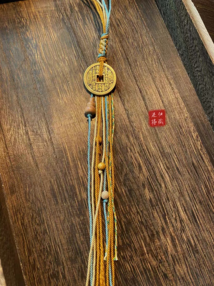 西藏風手編みスマホストラップ 伝統とファッションの融合