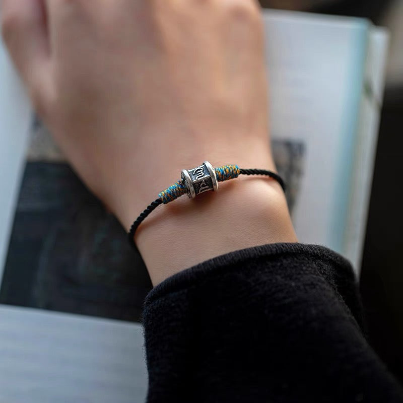 六字真言手編みブレスレット シルバーの装飾がもたらすファッションと守り