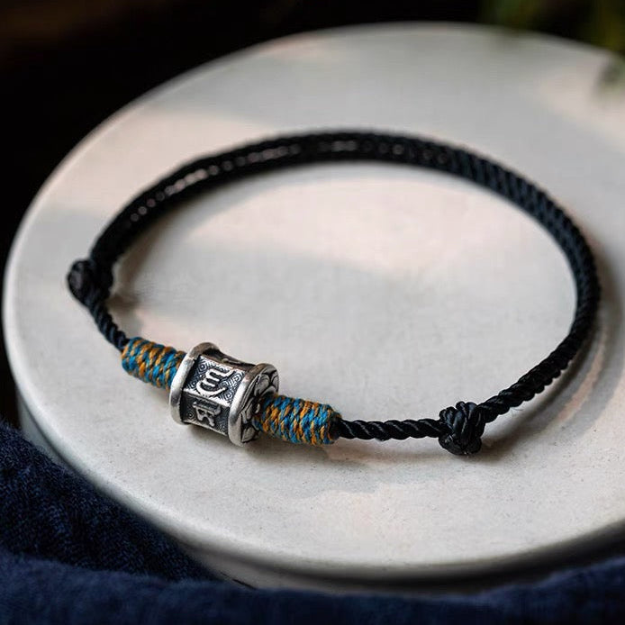 六字真言手編みブレスレット シルバーの装飾がもたらすファッションと守り