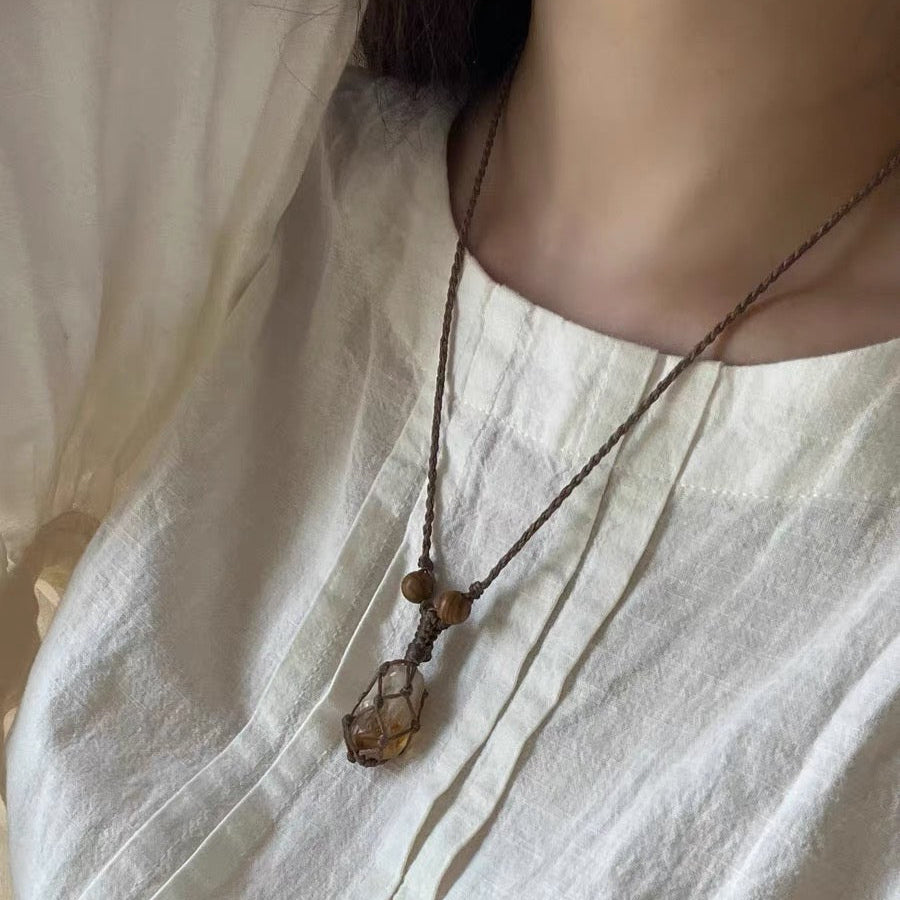 Energy Essence 天然黄水晶の原石のネックレスです