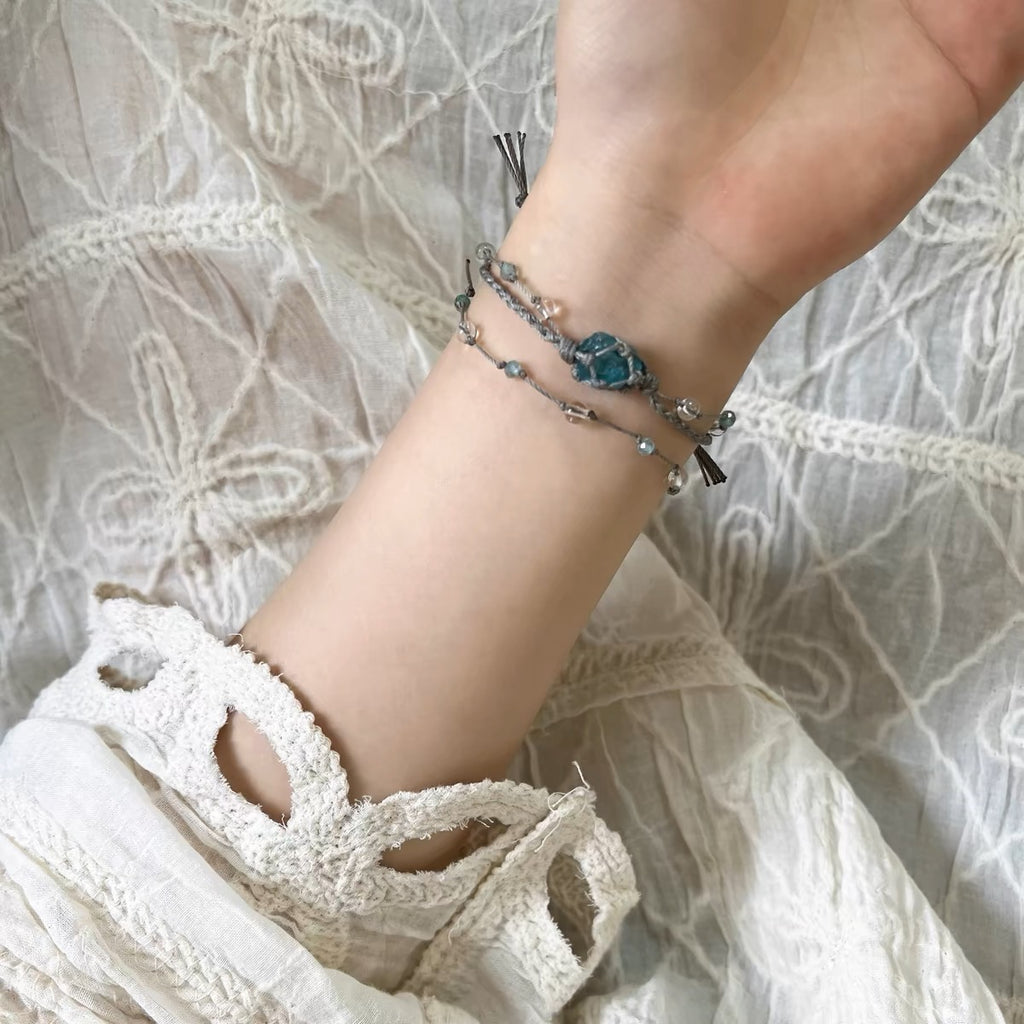 純粋な手編み天然ブルーアパタイトクリスタル原石パワーブレスレット