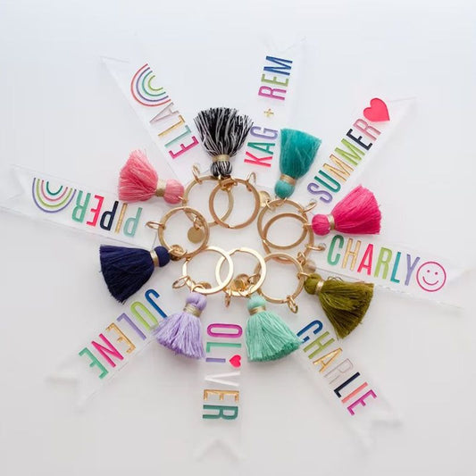 パーソナライズされたの贈り物·タッセル付きの名前キーチェーン - Fallook