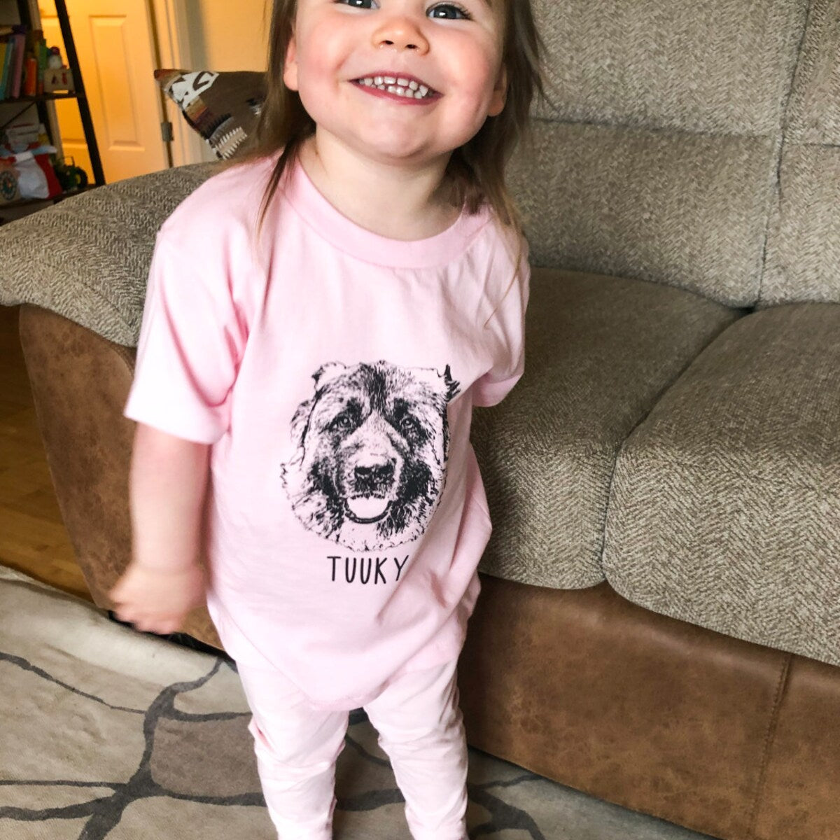 Store-style kids T-shirt ☆ Enter your name ☆