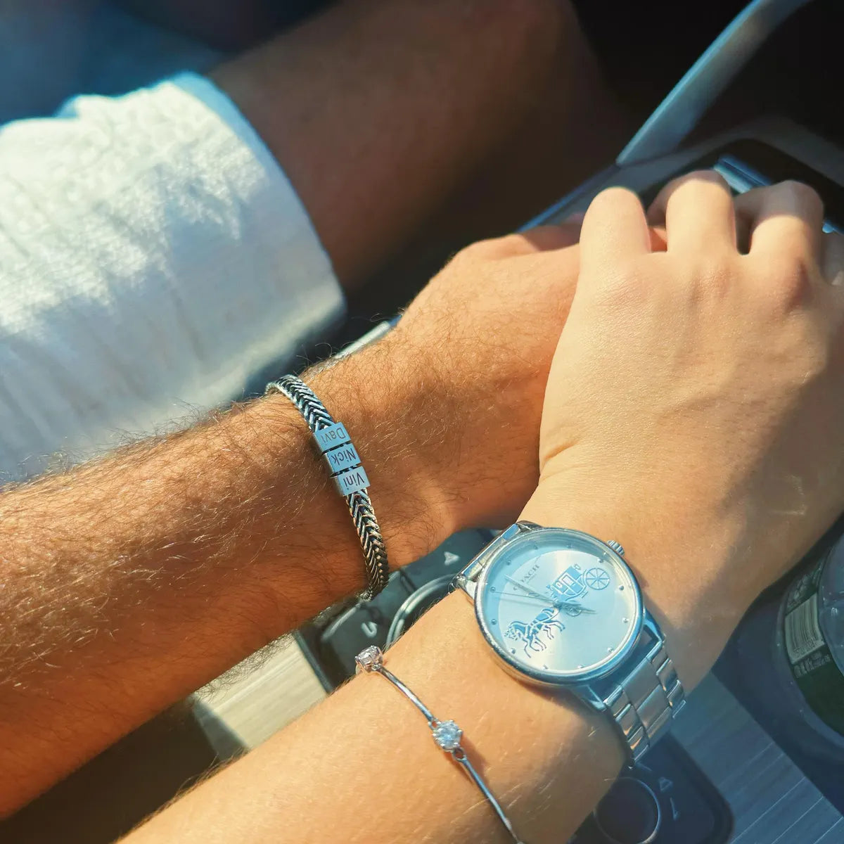 父の日 刻印入りファミリーネームパパ用ゴールドブレスレット