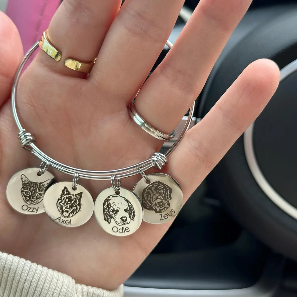 ペット愛好家 愛犬・愛猫の写真を ずっと一緒にいられるアクセサリー