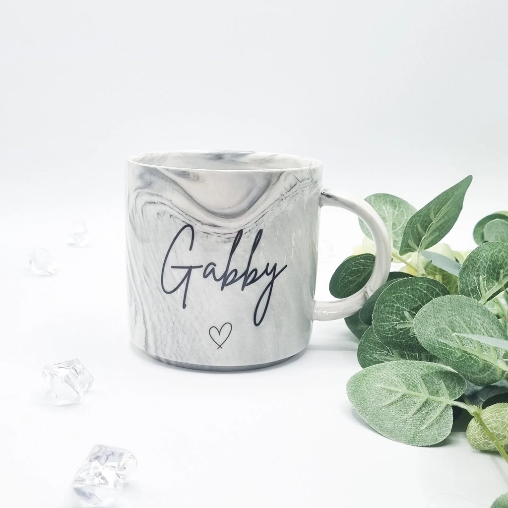 名前付きのパーソナライズされた水彩マグカップ