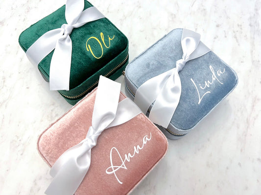 名入れ アクセサリー収納ボックス♬おしゃれ バタフライシリーズ  ベルベット