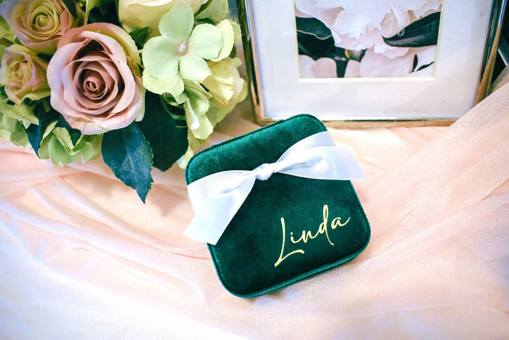 名入れ アクセサリー収納ボックス♬おしゃれ バタフライシリーズ  ベルベット