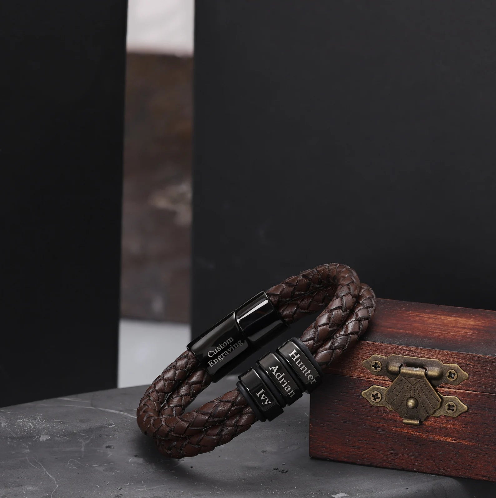 父の日用パーソナライズされたギフト ｜ブラックレザー ｜刻印入り 家族