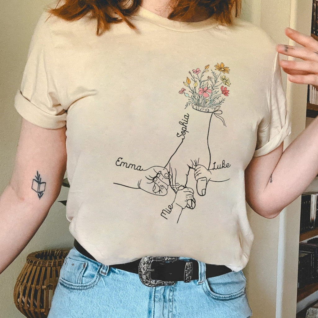 子供の手をつなぐ名前入りカスタムTシャツ - Fallook