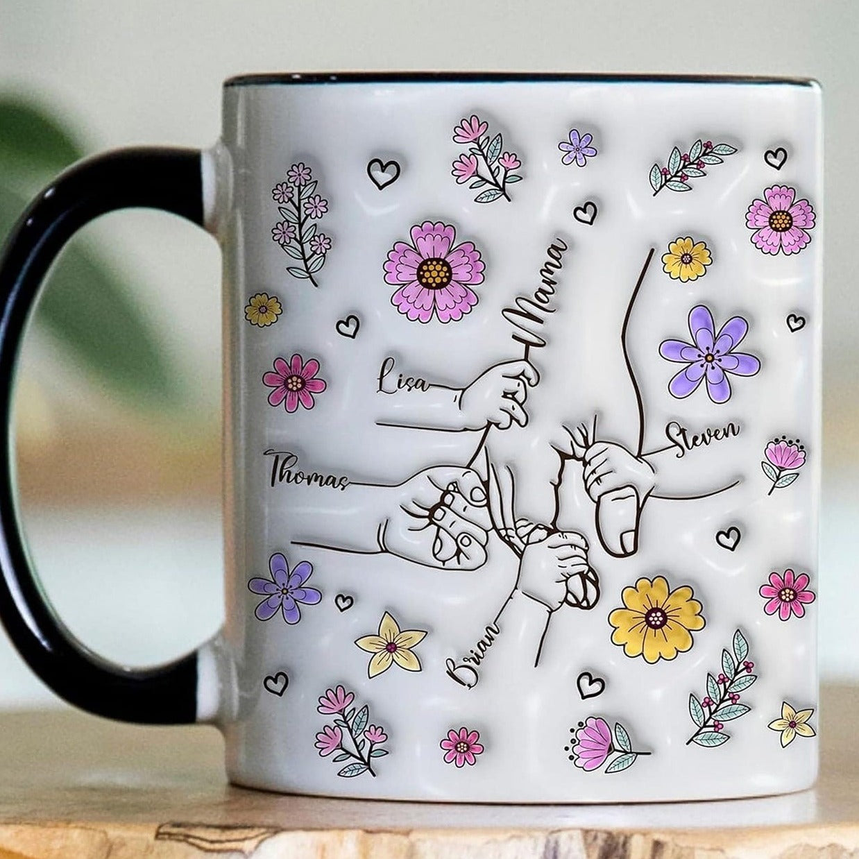 自分たちの手をつないでいる子供を抱くカスタムマグ 紫の花 - Fallook