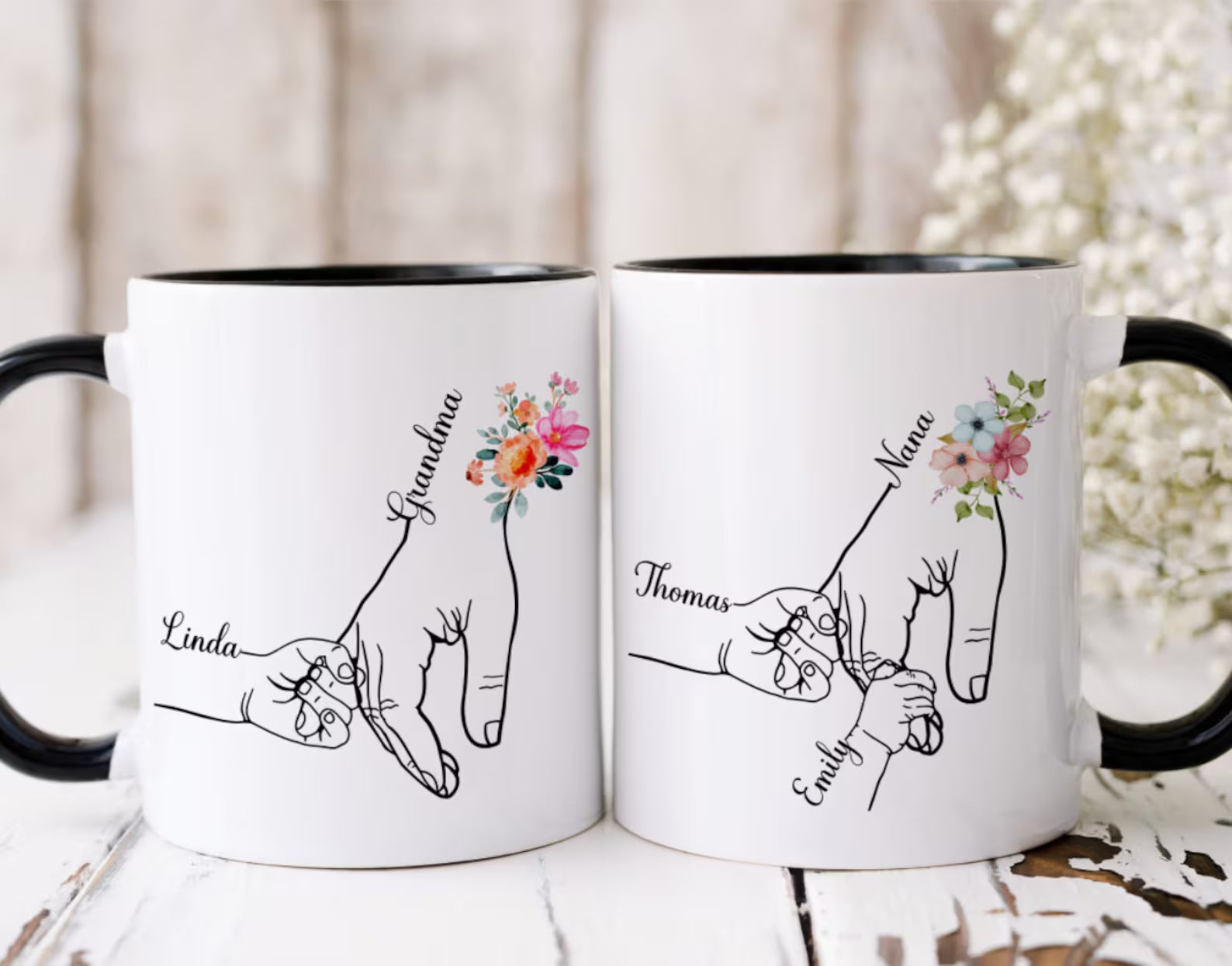 自分たちの手をつないでいる子供を抱くカスタムマグ（母親・祖母向け） - Fallook
