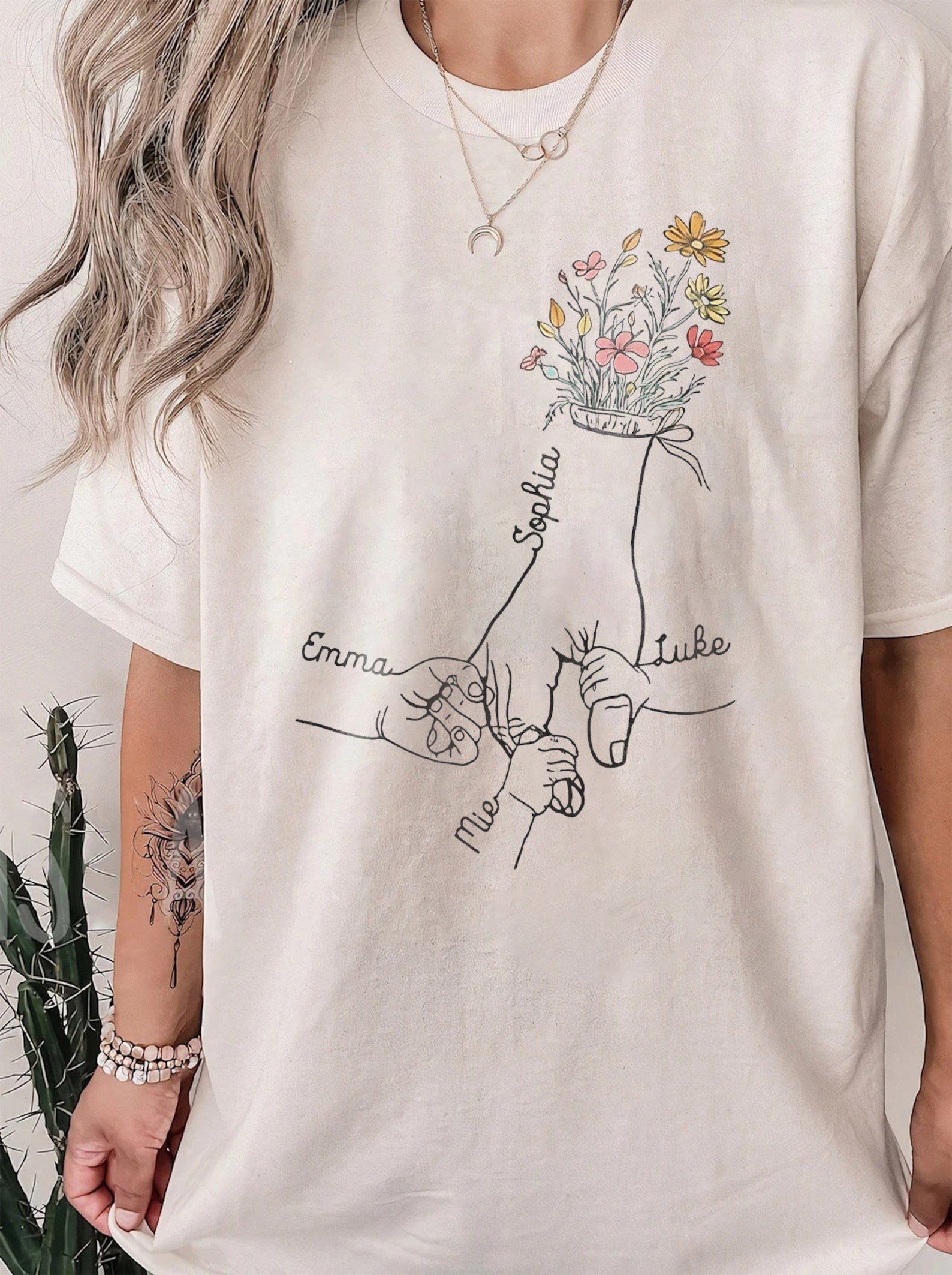 子供の手をつなぐ名前入りカスタムTシャツ - Fallook