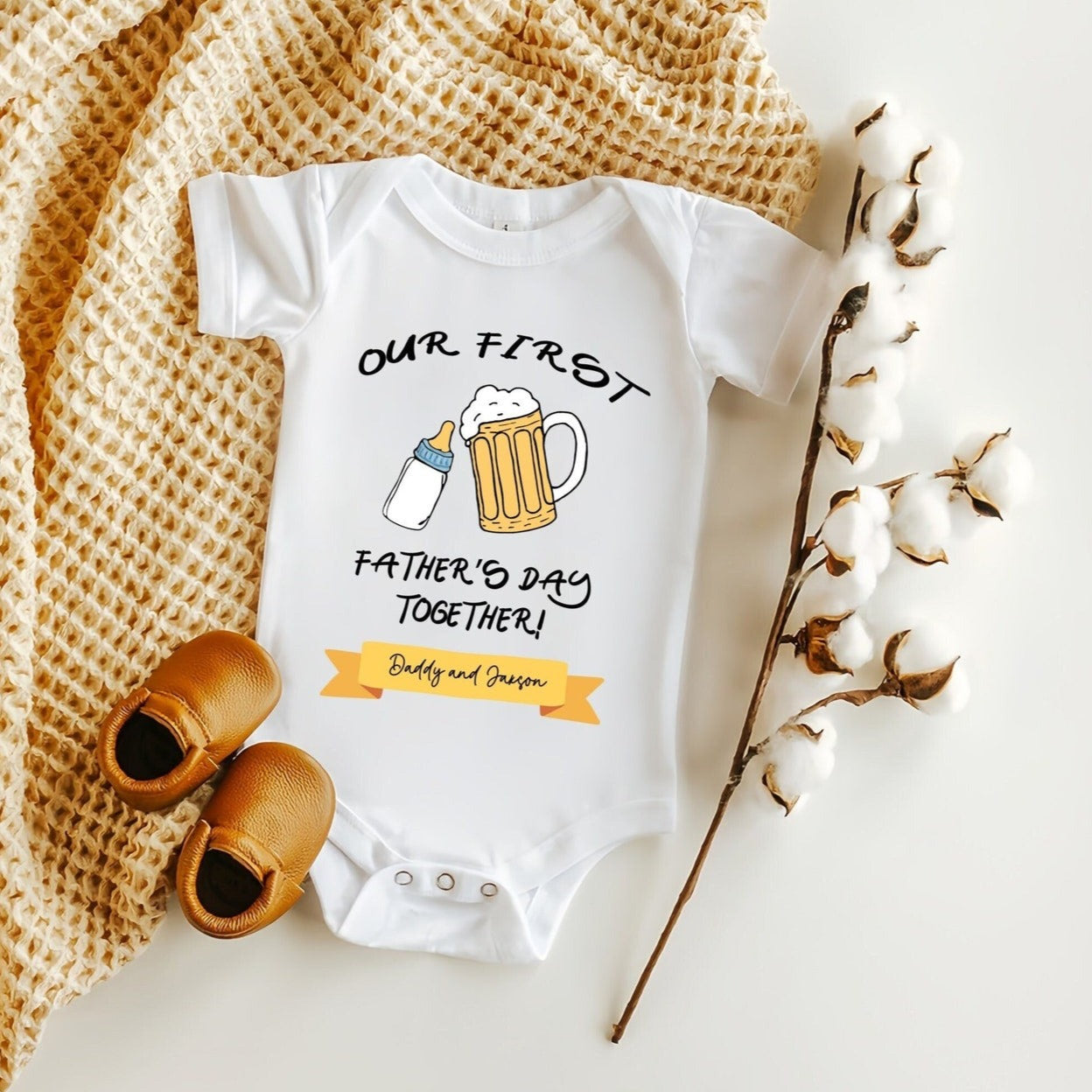 Our First Father's Day-父の日 パーソナライズされたベビーワンジー ビール - Fallook