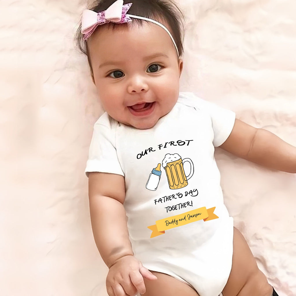 Our First Father's Day-父の日 パーソナライズされたベビーワンジー ビール - Fallook