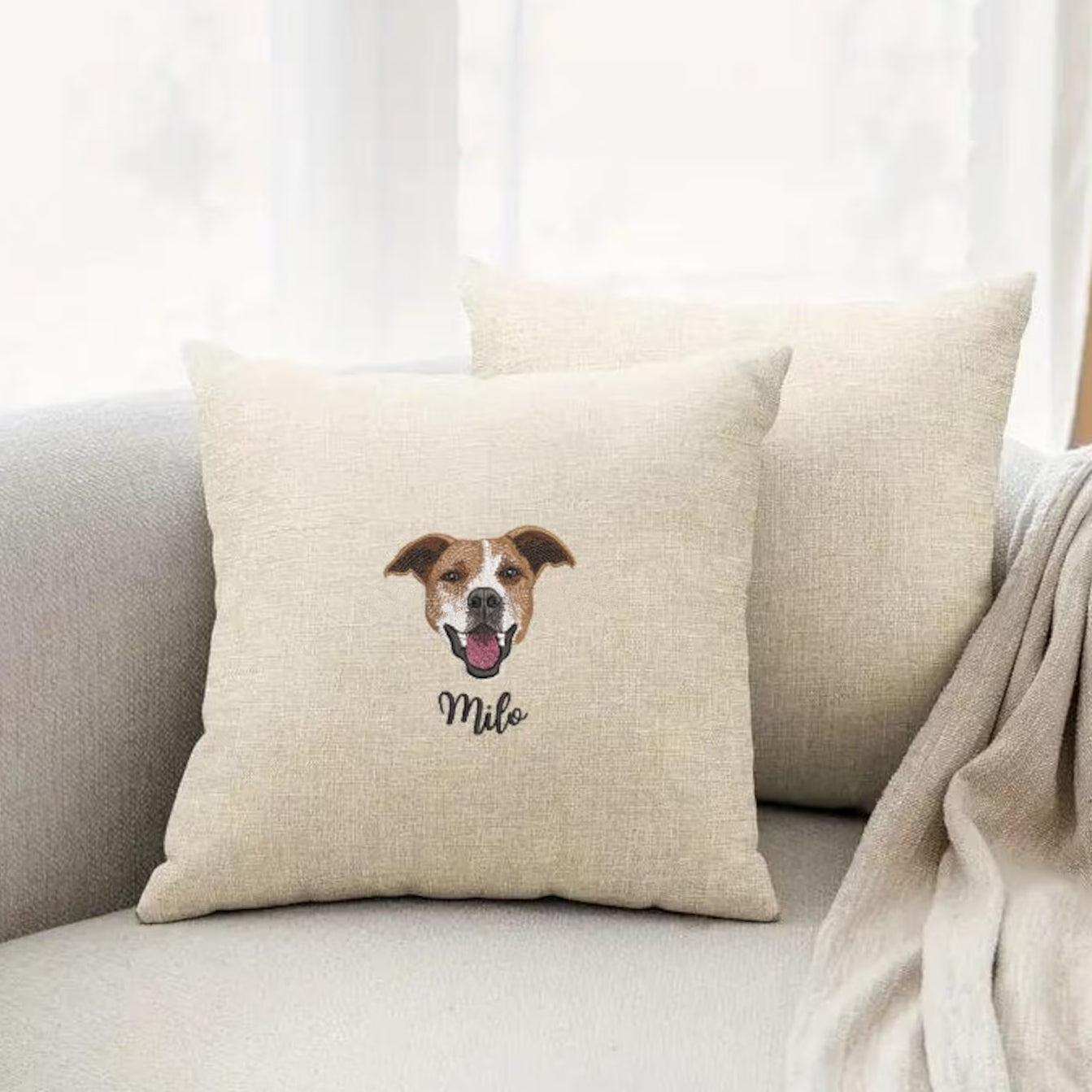 ペット刺繡クッションです