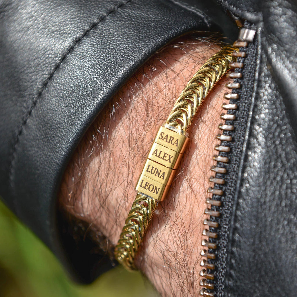 父の日 刻印入りファミリーネームパパ用ゴールドブレスレット