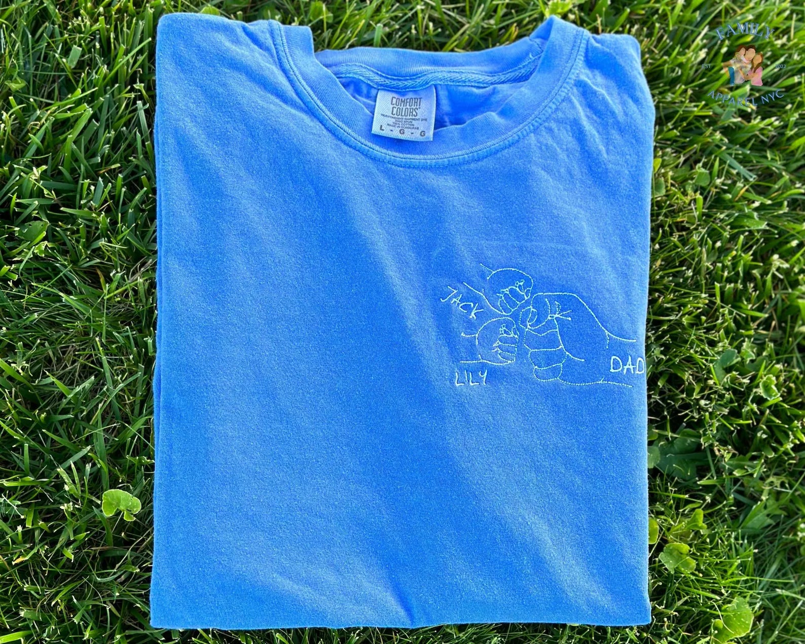 子供たちの名前入り パパ用のカスタム刺繍「フィストバンプシャツ」