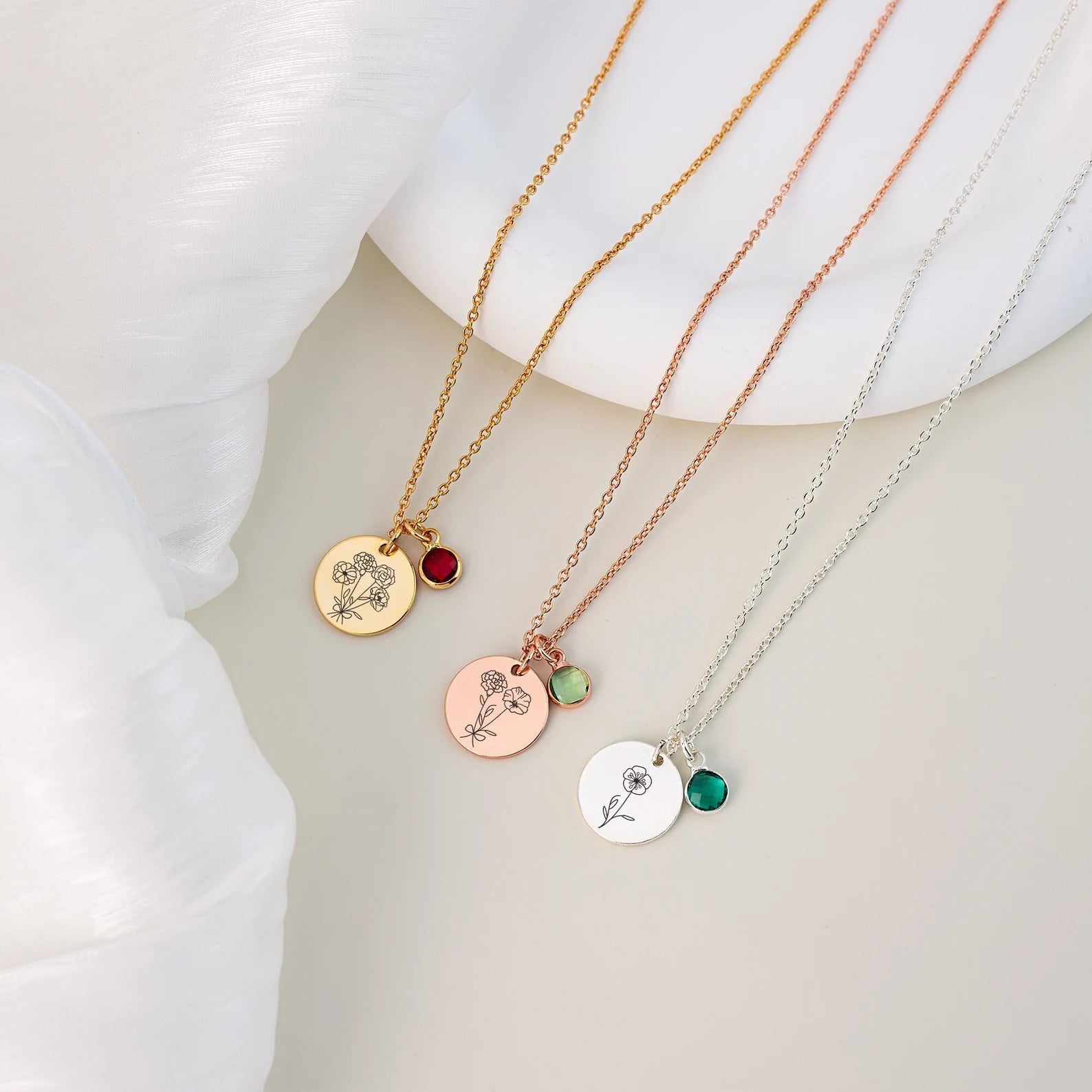 Birth Stone お母さんのためのパーソナライズされた誕生石ネックレス ネックレス 誕生花