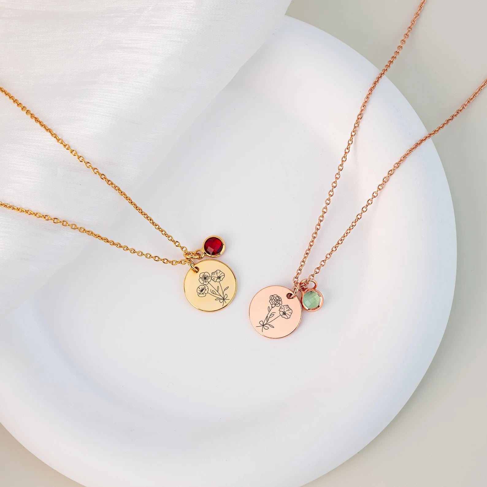 Birth Stone お母さんのためのパーソナライズされた誕生石ネックレス ネックレス 誕生花