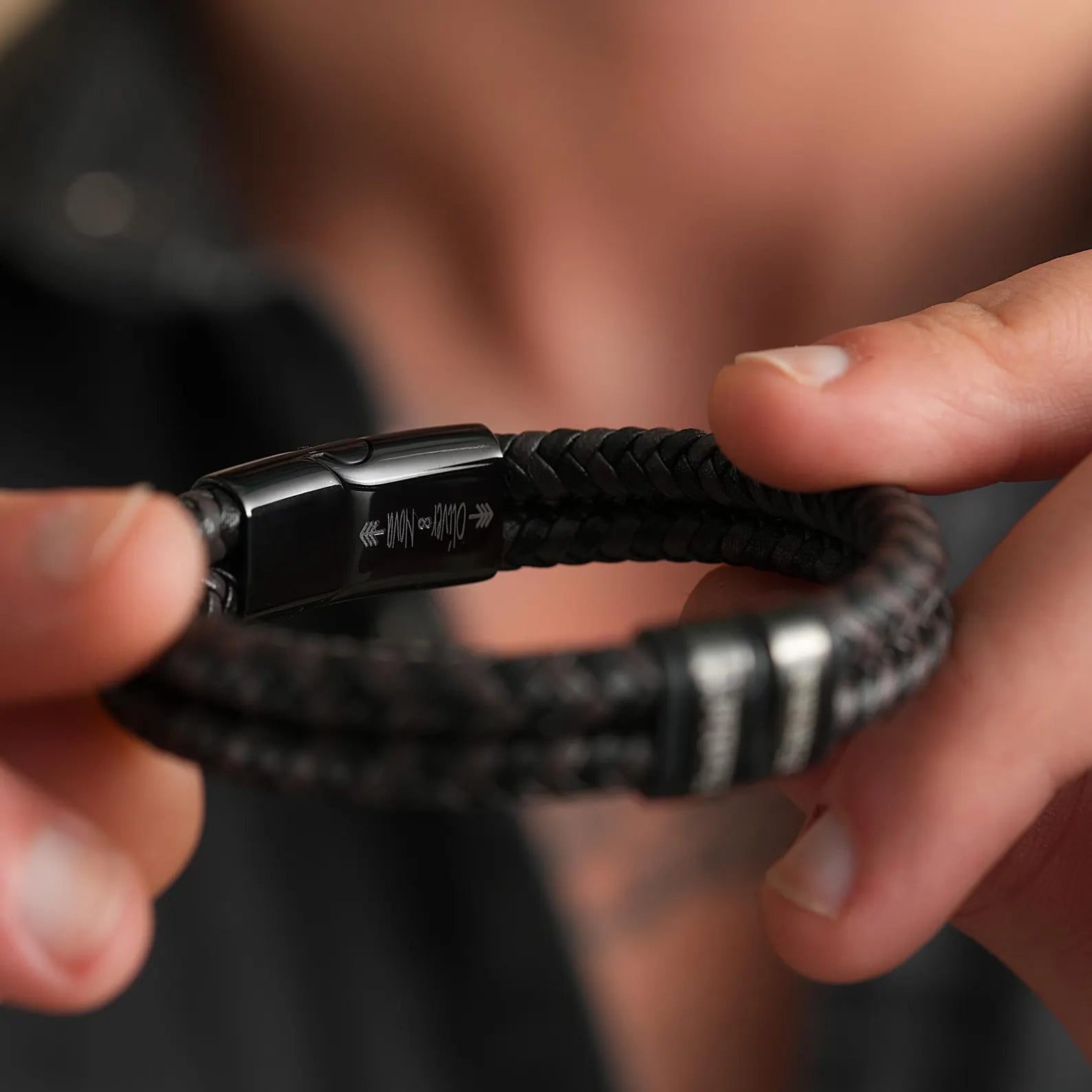 父の日用パーソナライズされたギフト ｜ブラックレザー ｜刻印入り 家族