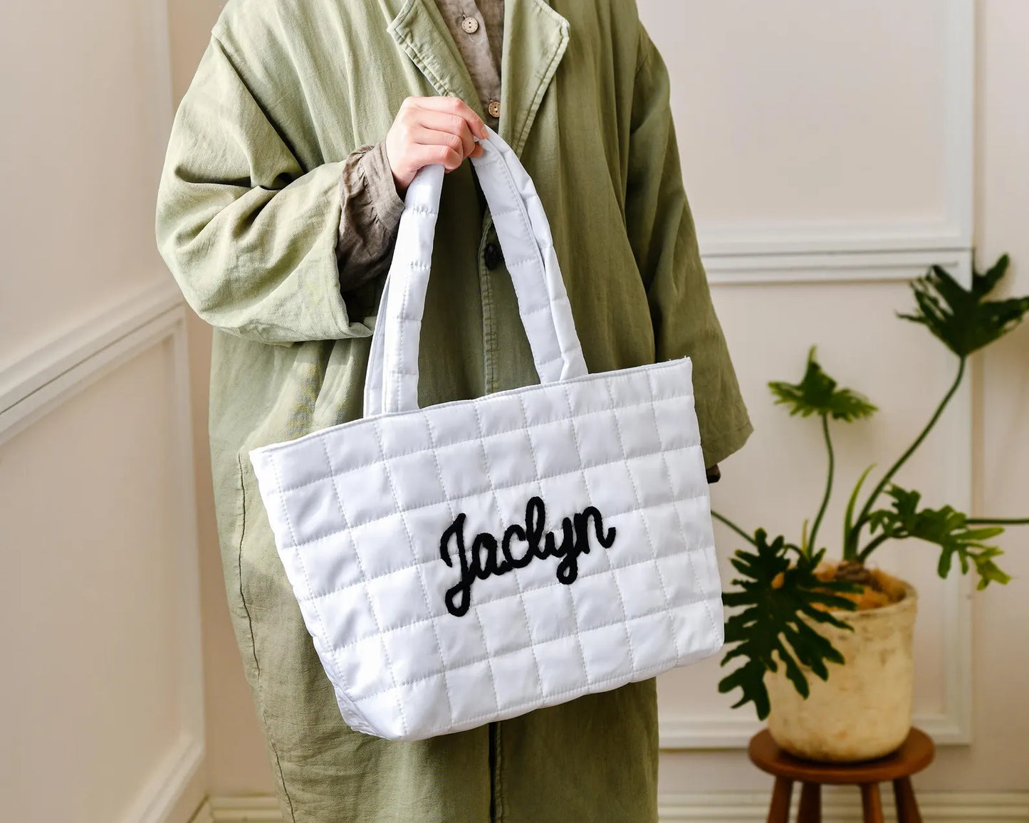 NEW ARRIVAL! 刺繍入りキルトナイロントートバッグ