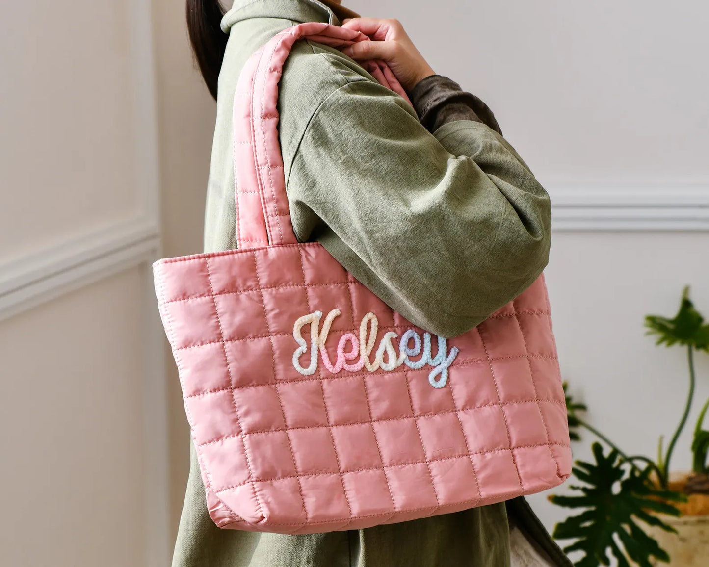 NEW ARRIVAL! 刺繍入りキルトナイロントートバッグ