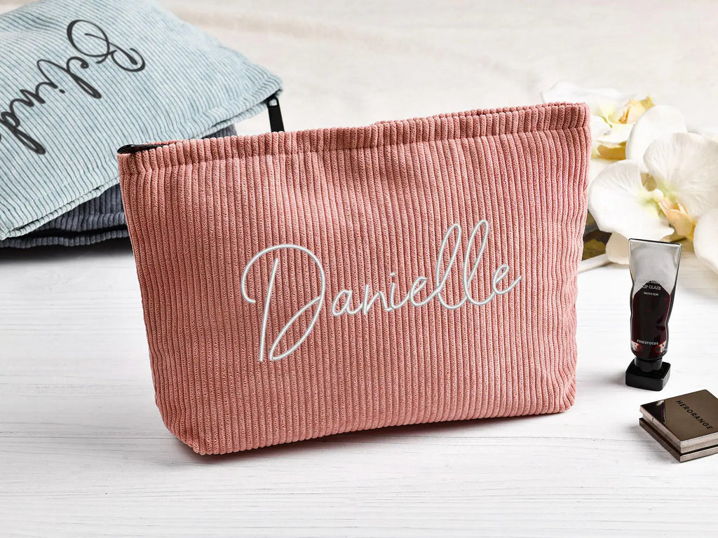 NEW ARRIVAL! 【名前刺繍】パーソナライズ刺繍入り コーデュロイ化粧ポーチ 収納