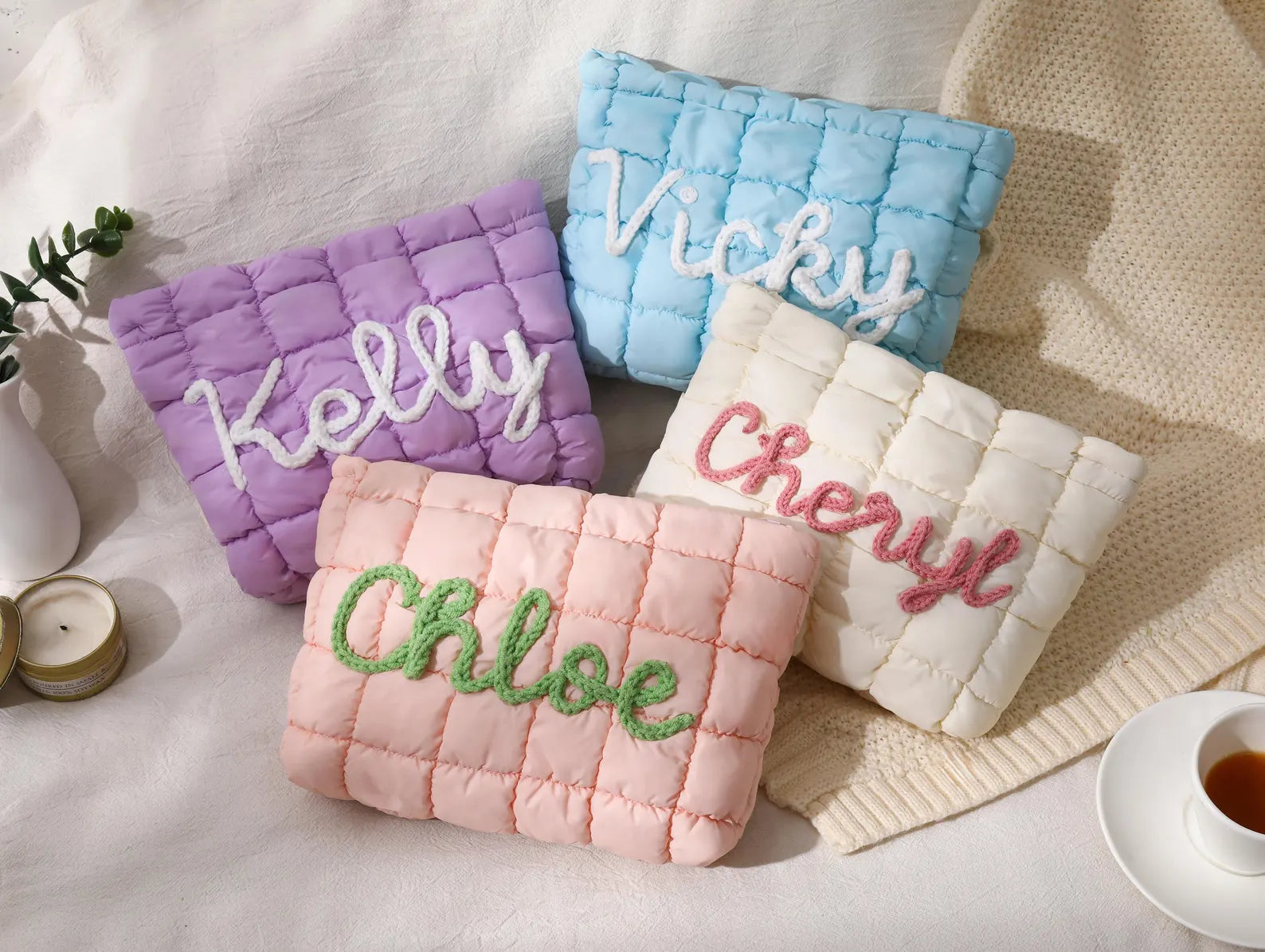 名入れ・イニシャル刺繍 キルティング ナイロン メイクポーチ / コスメポーチ