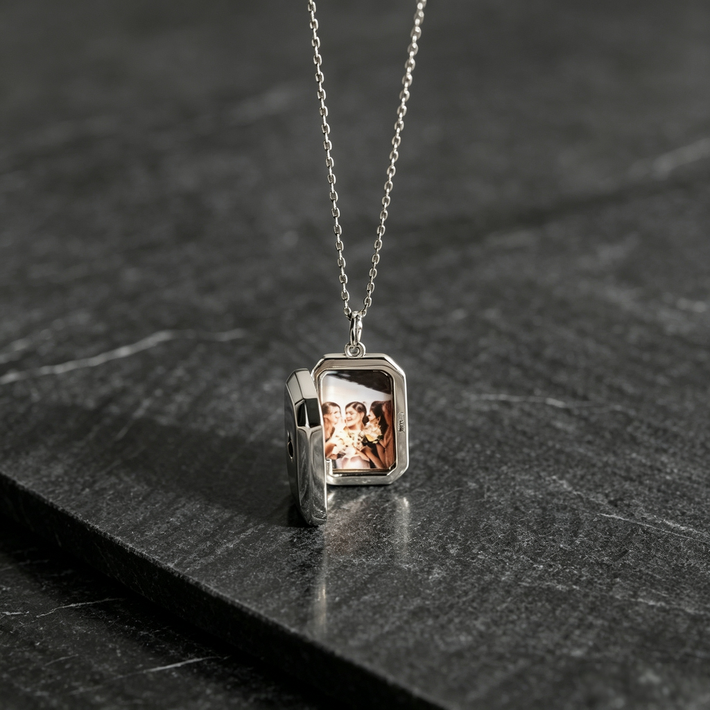 【名入れ/カスタム】誕生石ペンダント付き 写真が入るロケットネックレス 💎✨